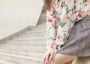 梦丝女神 – 说是温柔，可香萱的美图，总让我情不自禁想偷点时间多看几眼。