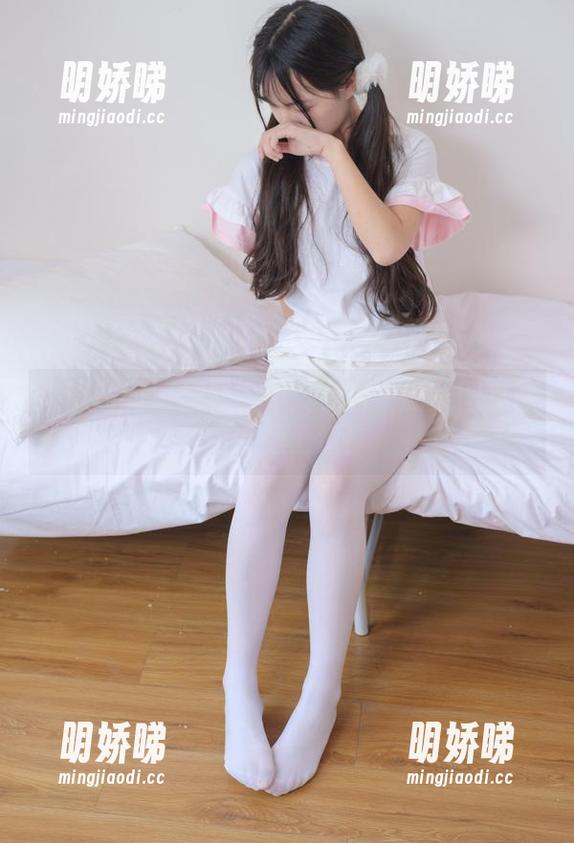森萝财团 - 穿鞋？不！在卉子的美图里裸足才是王道！