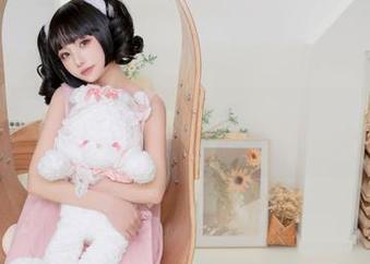 美图在手，看爆机少女喵小吉如何轻松变身甜心，当然，如果有人来打扰就不太好了。