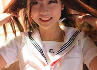 无意间刷到猫九酱的吊带全套图集，没想到也能给我带来这感觉！