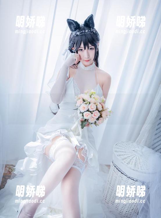 猫九酱 更新!猫九酱的驼色毛衣COS——是猫是人,还是一只跌入了毛衣里的小精灵?