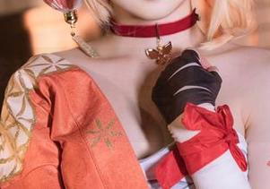白莉爱吃巧克力眼镜合集：当镜片折射她的点滴玩味