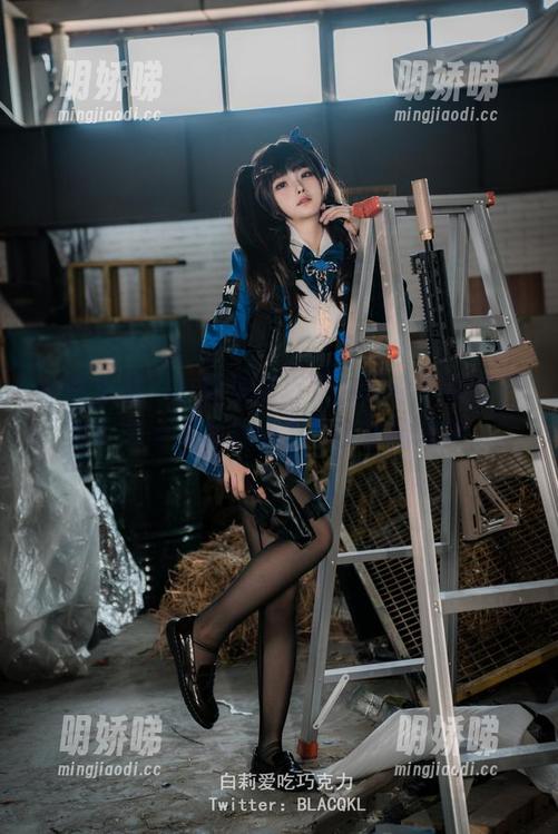 小舞全集，白莉爱吃巧克力的身影恍若在梦中游走，真是个不可多得的精灵。