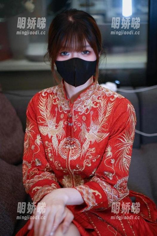 微密圈 - 私房里有没有美图？白龙猫女素颜肉丝？