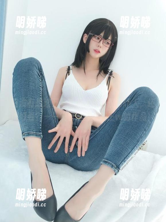 有没有想过万圣节的眼妆不仅要吓人，还得好看？——快看眼酱大魔王w的作品！