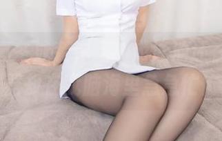 神乐坂真冬泳装作品，游泳池还在，取暖器却在我脑海里急急忙忙