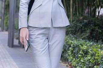 秀人网 – 蜂蜜你看过了么？AngelaLee李玲美腿在线图集，图里小腿大可不易呀！