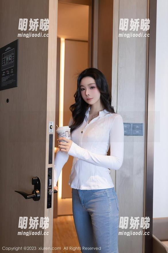 秀人网 - 水手服怎么少得了tina_甜仔的图片这道风景？