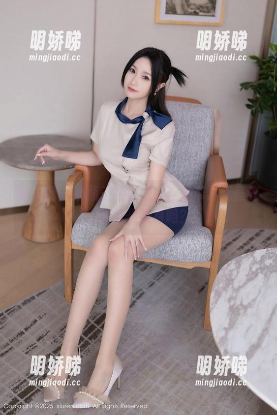 秀人网 - 奶瓶子荣耀之路，吊带、无圣光，图包你敢看吗？