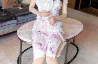 秀人网 – 黑丝时光旅行：媃柔rourou的写真合集，走过的路线没料到啊！