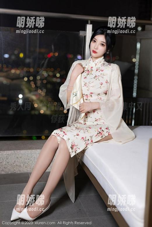 秀人网 - 偷偷说，白沫的美足在图集中又俘获了多少心？