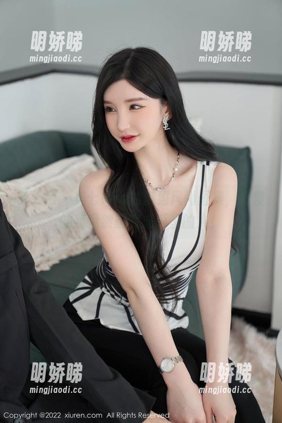 秀人网 - 美七Mia的御姐风尚图集，傻傻的我竟然想变成画里的人！