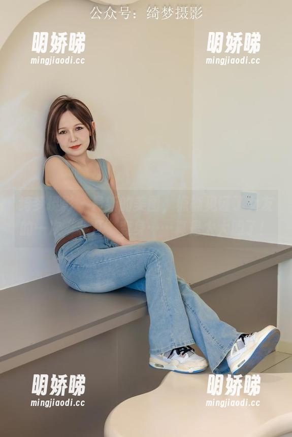 绮梦摄影 - 最新的美图，楠楠见证了女友的一次“非凡”变身……真是太大胆了！