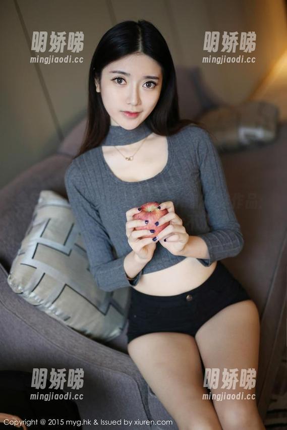 美媛馆-糯美子MINIbabe 美媛馆 - 糯美子MINIbabe的学妹作品:在网盘闲逛,没啥大不了!