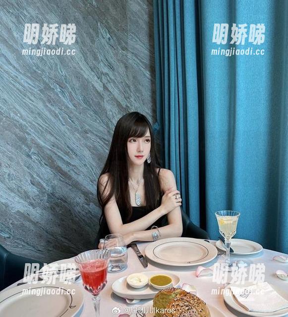 无敌婚纱，腐团儿Ikaros的cos玩法，美到想疯狂下载！