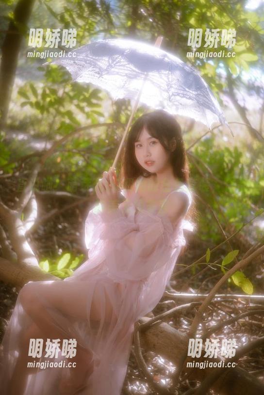直说啦！萌芽儿o0和她的金色套装，作品的美无须多言