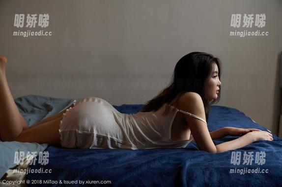 蜜桃社 - Rola的写真，这礼服穿上就像要奔向某个不知名的派对