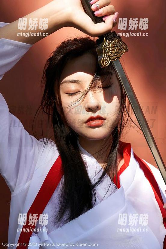 蜜桃社 - 有一种大胆的穿越，韵莉娜VANILLA的白衬衫高清壁纸，你准备好接招了吗？
