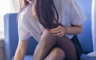 袜啵啵 – 入股不亏：小淳的私房咖啡丝，作品中藏着几分悸动。