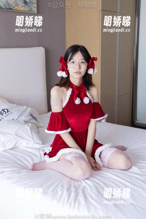 袜啵啵 - 小甜豆的美腿合集：这腿型，围着她走来走去也愿意，真是无奈啊！