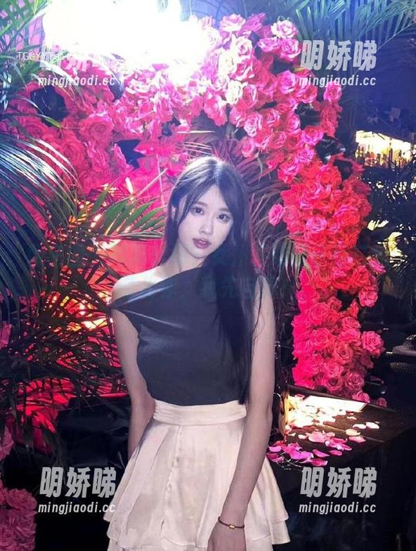微密圈 - 写真时间！女仆装让轩子巨二兔萌化你，我先自嗨！