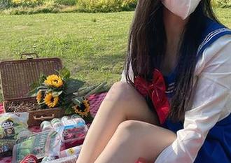 微密圈 – 软妹小九九的职业装图集——纯高清，默默驻足转身的瞬间