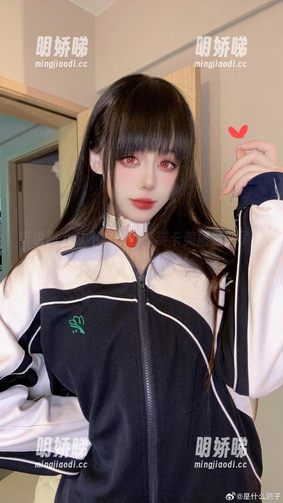 听说阿九从不咕咕的卡芙卡美图更新了？果然没让我失望！
