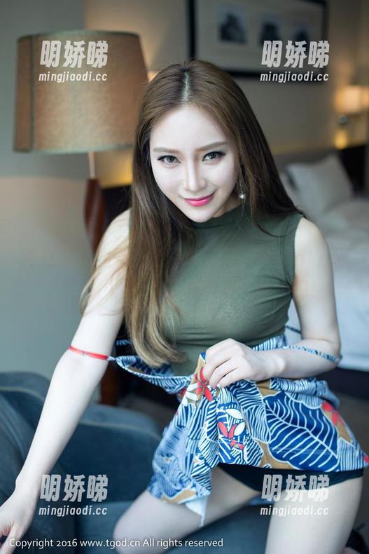 青豆客 - 图集中的黑色游戏：Sayaka告诉我们，黑色也能成为色彩的主角！