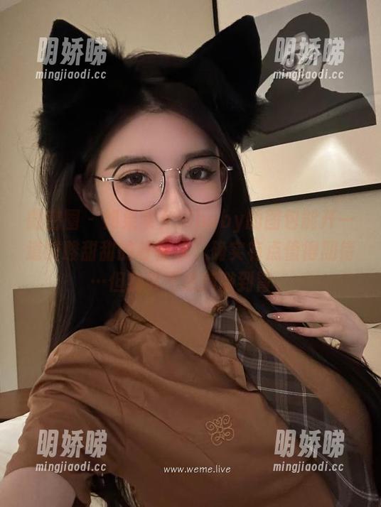 微密圈 - 如果黎允熙baby的图包能开一道酸酸甜甜的柠檬饮，确实有点值得期待…但我可不想刺激到胃。